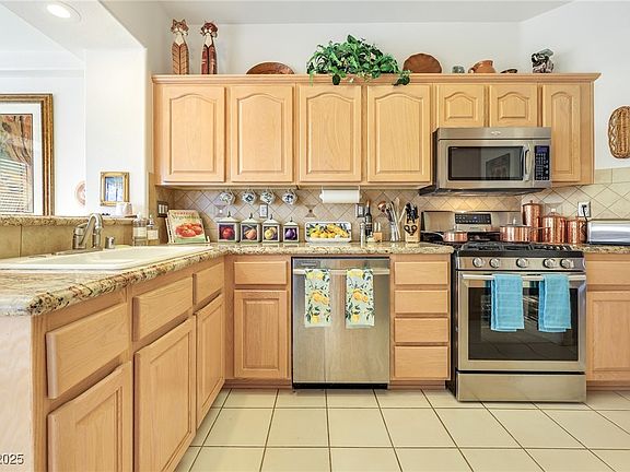 4th image of 9921 Woodhouse Dr