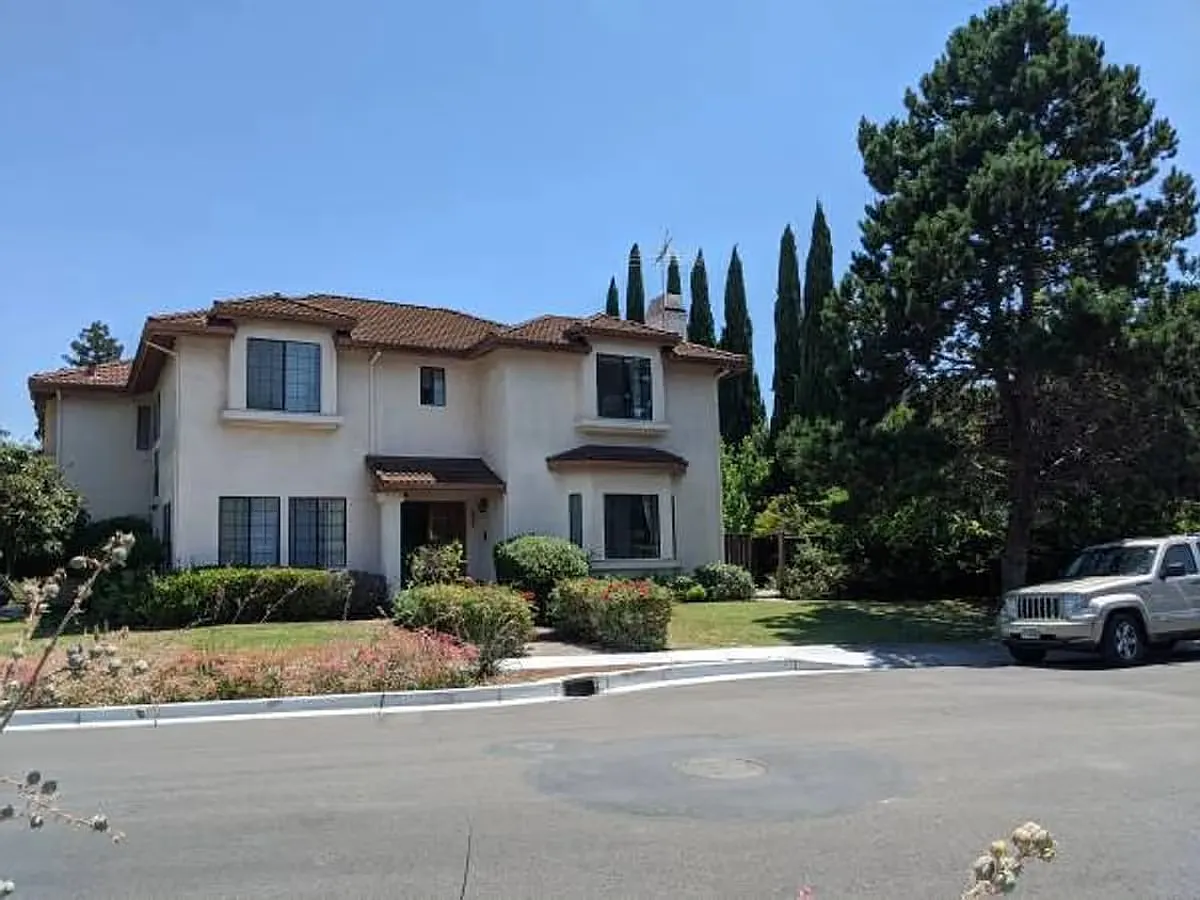 1 bed, 300 sqft, $1,900 — Photo 3