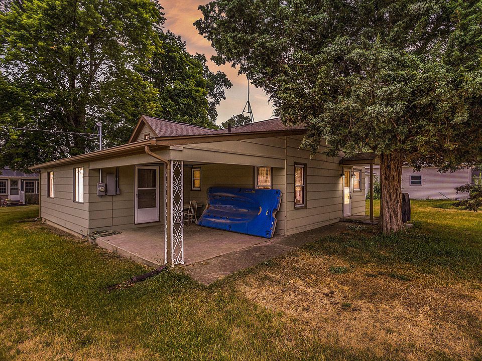 1st image of 820 S Werners Landing Dr
