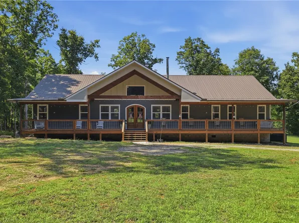 145 Night Sky Dr, Pickens, SC 29671