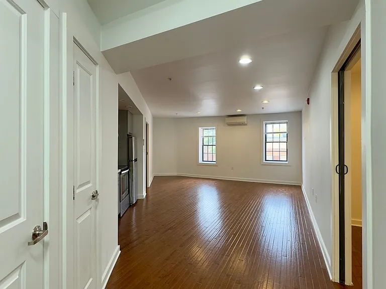 THE PORTLAND APARTMENTS — Photo 11
