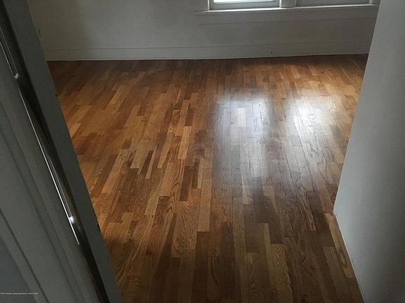 4th image of 504 N Fairview Ave