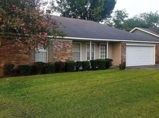 825 Rosedown Ln, Lafayette, LA 70503