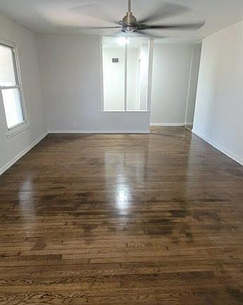 3rd image of 909 Dolphin Pl