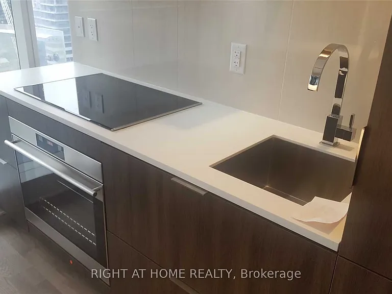 1 Bloor St E #2703 — Photo 5