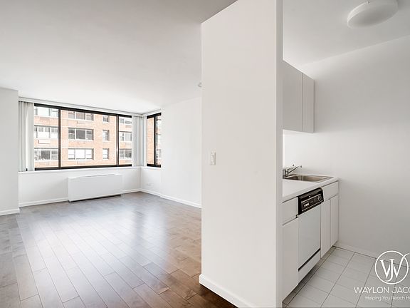 4th image of 300 E 62nd St APT 1003