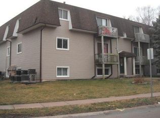 3765 Creek Hill Dr APT 7, Bettendorf, IA 52722