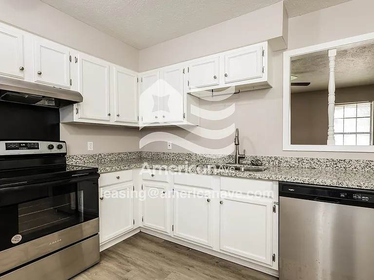 1771348_007_kitchen_14136274.jpg