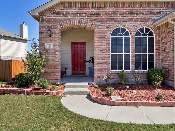 3rd image of 1032 Albatross Ln