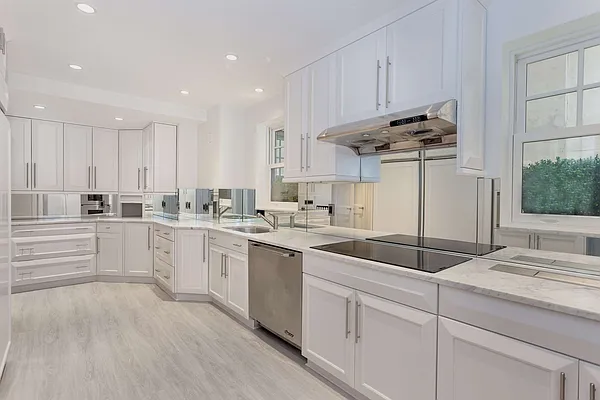 Sold by Brown Harris Stevens | media 23