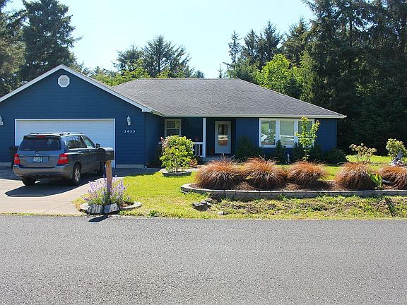 4th image of 3455 NE Hideaway Ln