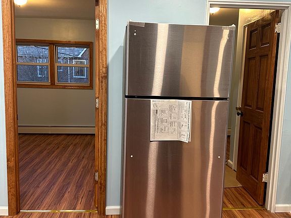 3rd image of 93-28 Ditmars Blvd #1