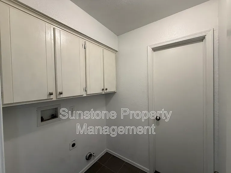 5117 S Lions Ave — Photo 8