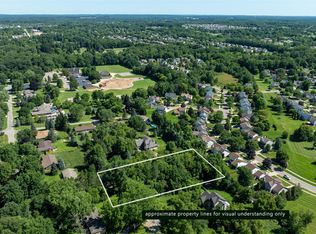 22622 Pine Dr, South Lyon, MI 48178