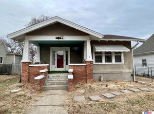 406 N 9th St, Wymore, NE 68466