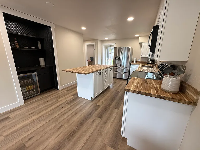 2833 Sherman Ave — Photo 2
