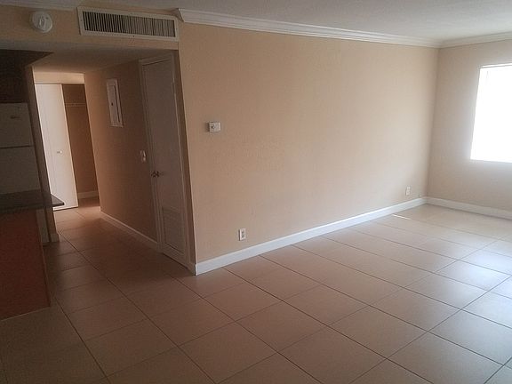 4th image of 6095 NW 8th St APT 205