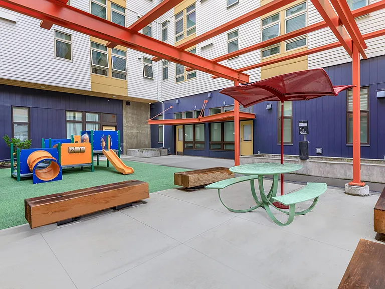 Elizabeth Thomas Homes — Photo 8