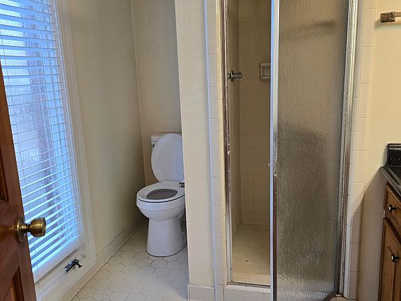 5th image of 9 Brookspring Cir