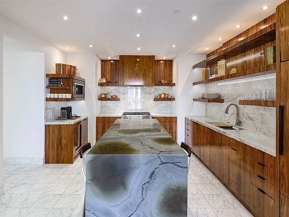 3rd image of 2525 N Pearl St #1601A