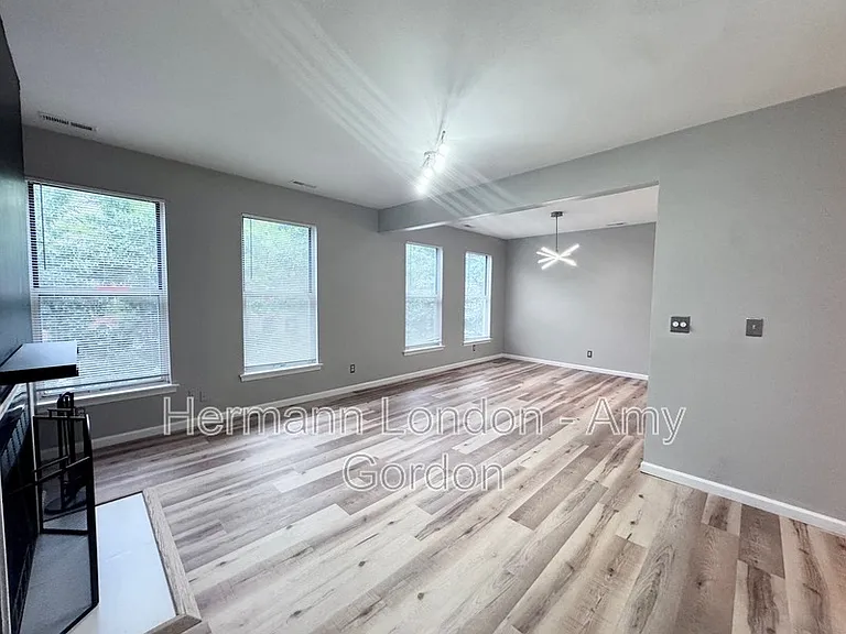 2336 Rutger St #C — Photo 5