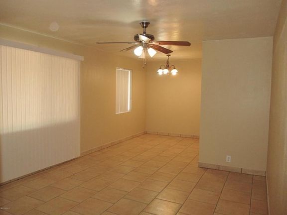 3rd image of 126 E La Pasada Blvd