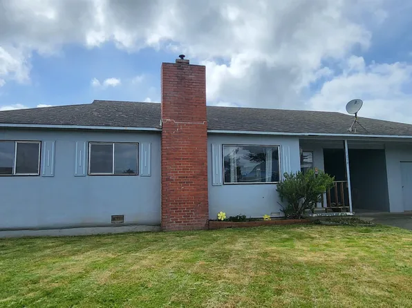 1214 Linnet Ct, Crescent City, CA 95531