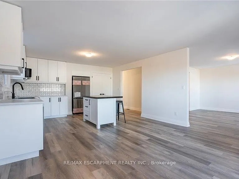 4289 Mountain St #3 — Photo 12