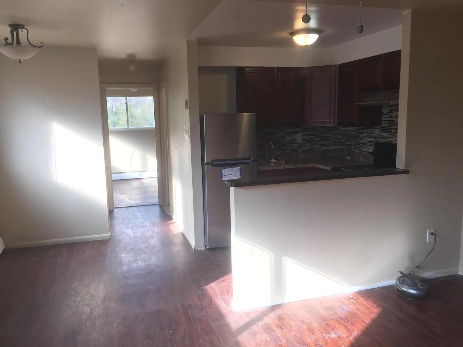1 bed, $1,000 — Photo 2