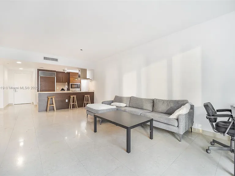 495 Brickell Ave — Photo 3