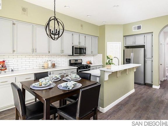 3rd image of 1159 Calistoga Way