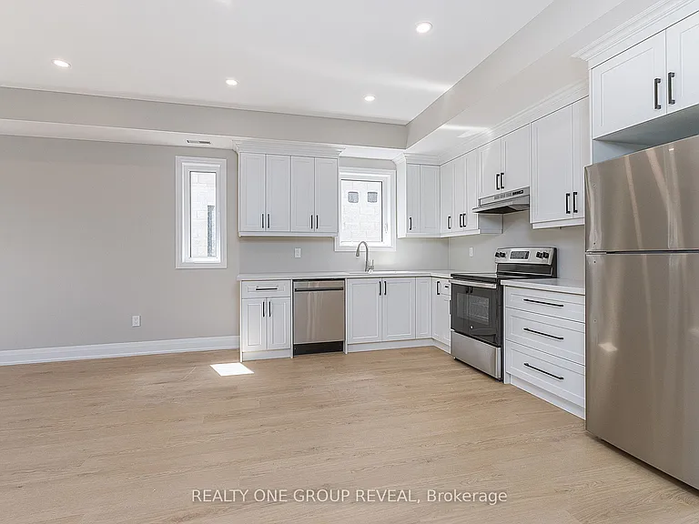 223 Grenfell St #2 — Photo 3