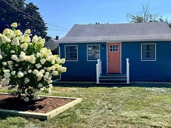 23 Terrace Ave, Westerly, RI 02891