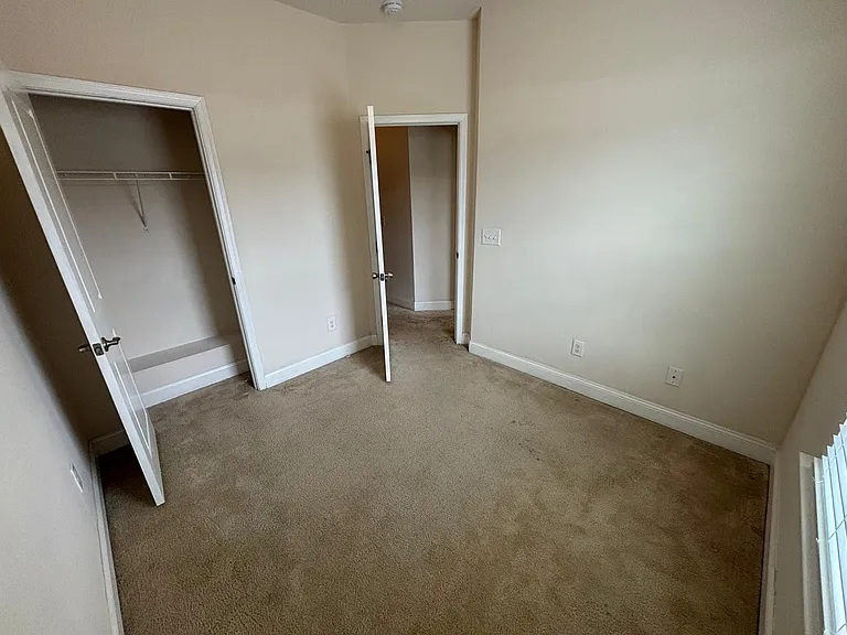 721 Suffield Way — Photo 30