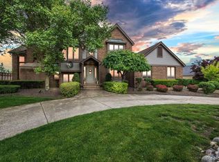 13825 Buckingham Ct, Plymouth, MI 48170