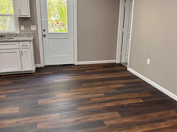 5th image of 819 W State St