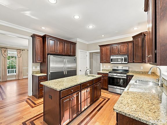 3rd image of 48 Cider Mill Heights