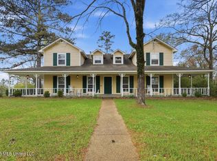 709 Country Place Dr, Pearl, MS 39208