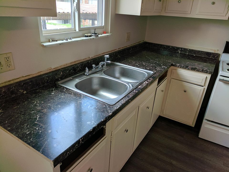 1st image of 520 Zahn Dr