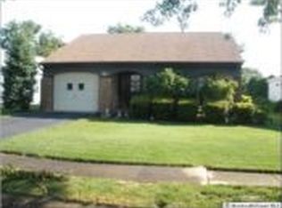 102 Redhill Rd, Manchester, NJ 08759