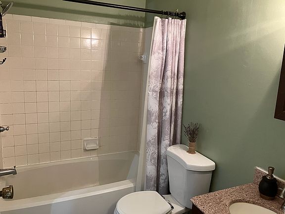 5th image of 526 E Graham Pl #B