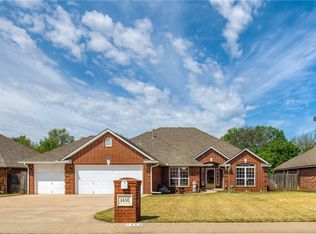 1450 Savannah Cir, Noble, OK 73068