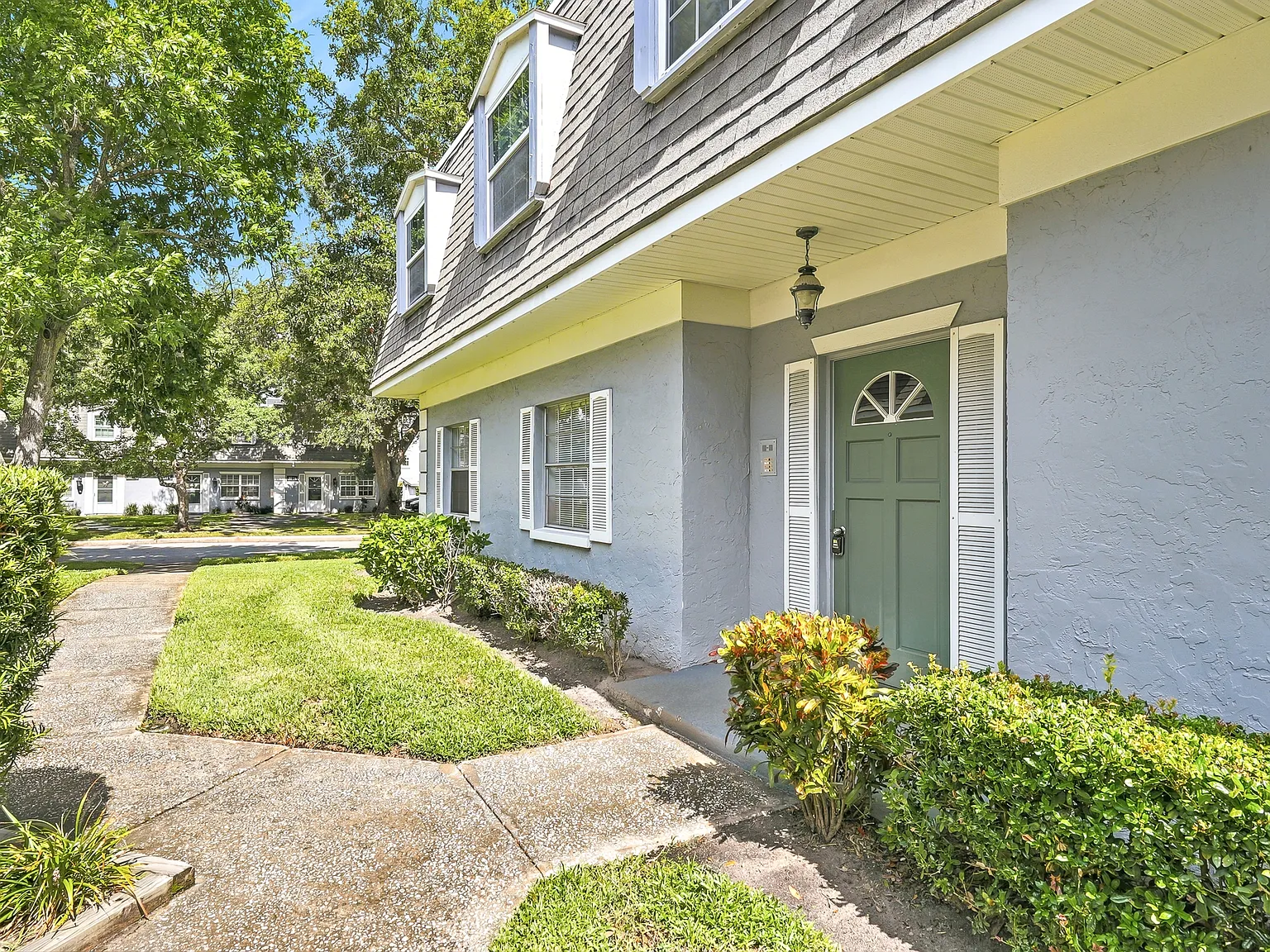 2 bed, 1075 sqft, $1,900 — Photo 2