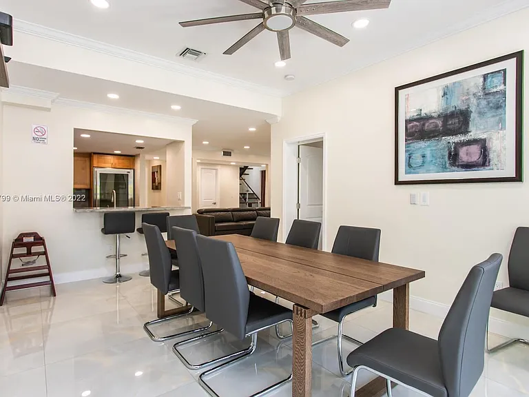 1022 Adams St — Photo 4