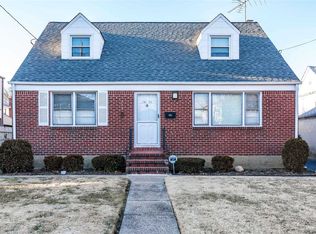 14114 255th St, Rosedale, NY 11422