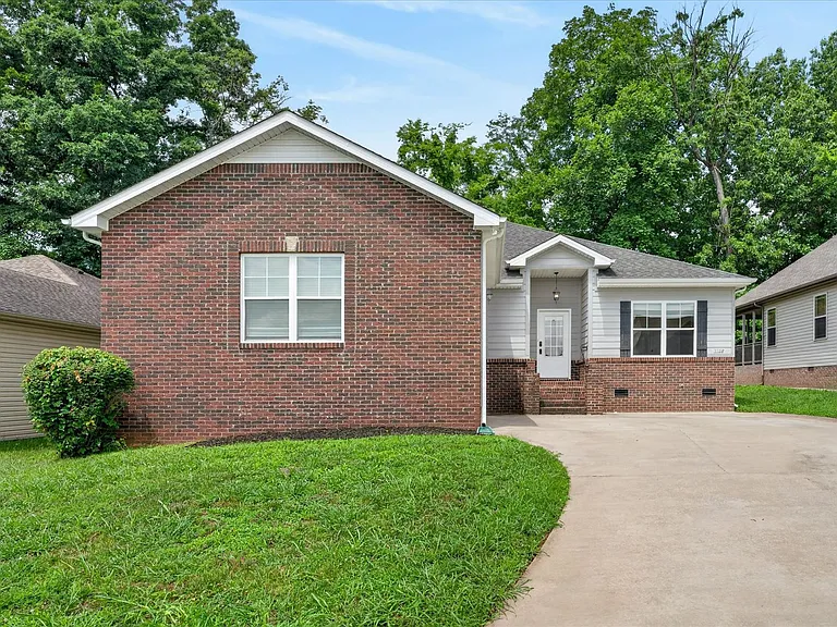 2228 Killington Dr — Photo 2