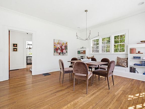 5th image of 212 Adams St