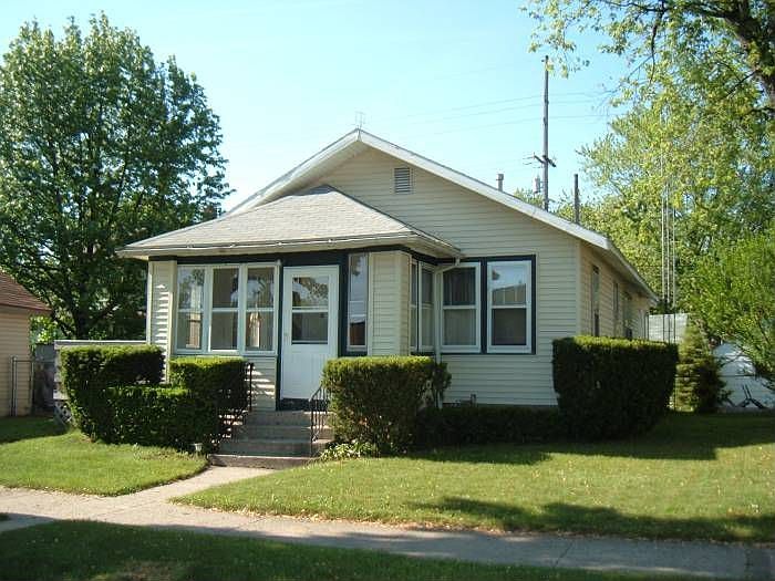 Front view of home