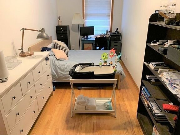 2nd image of 326 W 76th St APT 6