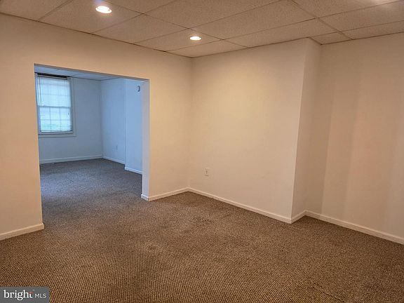 3rd image of 219 Pear St